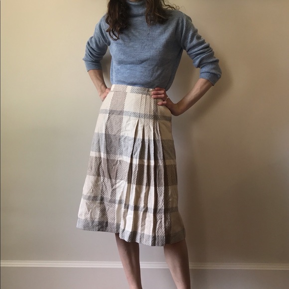 Vintage skirt with pockets! - Picture 2 of 5